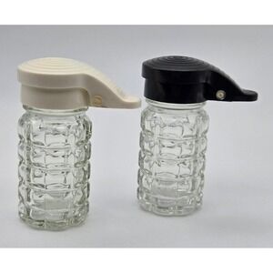 TableCraft Salt Pepper Shakers‎ Glass 1.5 oz Moisture Proof Waffle Hinged Lids
